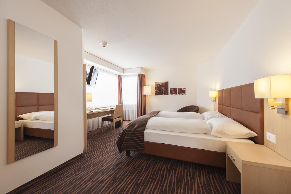 Seminarhotel Am Aegerisee Unterägeri Extérieur photo